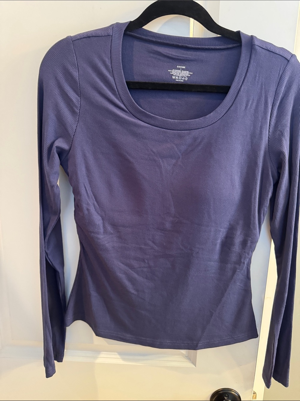 chic Long-Sleeve Scoop Neck Top in Lavender-Blue